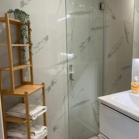 Apartment T2 Calme A Avec Parking Prive *